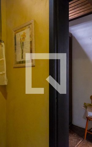 Casa à venda com 2700m², 6 quartos e 2 vagasBanheiro 4