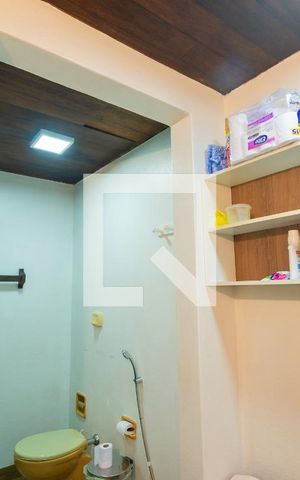 Casa à venda com 2700m², 6 quartos e 2 vagasBanheiro da Suíte 2