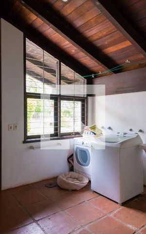 Casa à venda com 2700m², 6 quartos e 2 vagasÁrea de Serviço