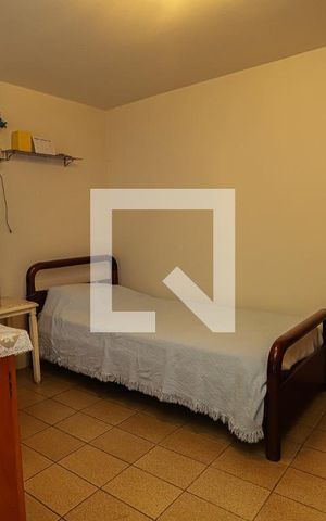 Casa à venda com 230m², 4 quartos e 3 vagasQuarto de Serviço