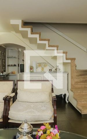 Casa à venda com 230m², 4 quartos e 3 vagasSala 1