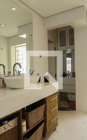 Casa à venda com 230m², 4 quartos e 3 vagasBanheiro do Quarto 3