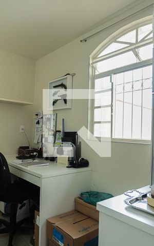 Casa à venda com 230m², 4 quartos e 3 vagasEscritório