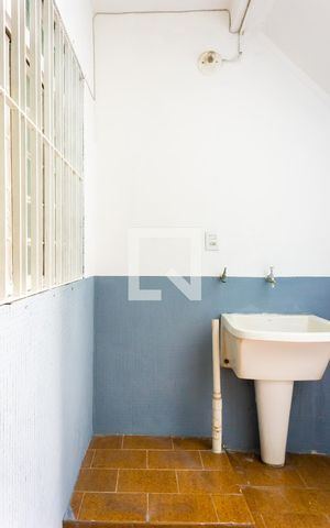 Casa à venda com 250m², 3 quartos e 3 vagas Casa à venda com 250m², 3 quartos e 3 vagasÁrea de Serviço