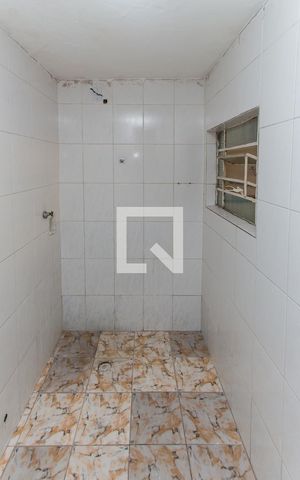 Casa para alugar com 60m², 1 quarto e 2 vagas Casa para alugar com 60m², 1 quarto e 2 vagasBanheiro