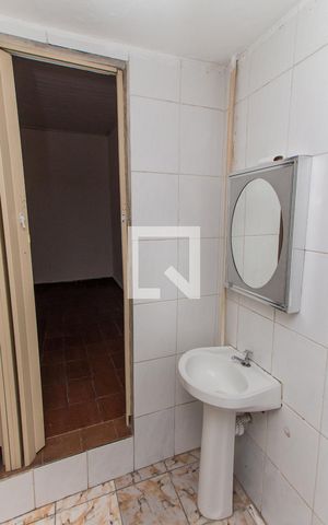 Casa para alugar com 60m², 1 quarto e 2 vagas Casa para alugar com 60m², 1 quarto e 2 vagasBanheiro