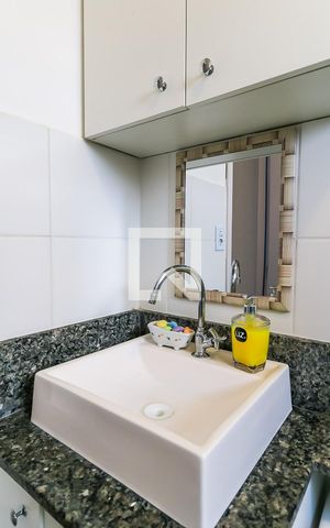 Apartamento à venda com 43m², 2 quartos e 1 vaga Apartamento à venda com 43m², 2 quartos e 1 vagaBanheiro
