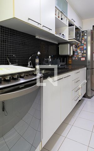 Apartamento à venda com 75m², 2 quartos e 1 vaga Apartamento à venda com 75m², 2 quartos e 1 vagaCozinha