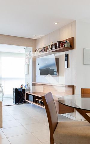 Apartamento à venda com 75m², 2 quartos e 1 vaga Apartamento à venda com 75m², 2 quartos e 1 vagaSala