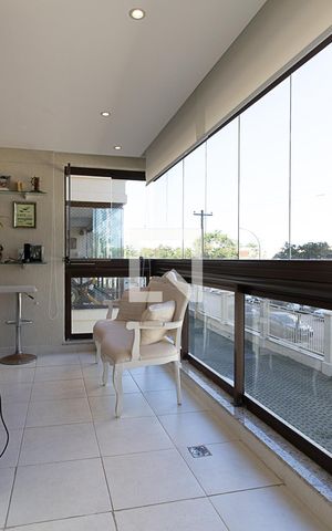 Apartamento à venda com 75m², 2 quartos e 1 vaga Apartamento à venda com 75m², 2 quartos e 1 vagaVaranda