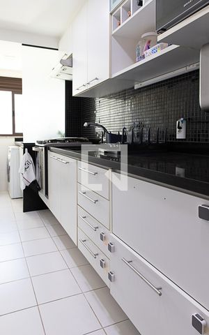 Apartamento à venda com 75m², 2 quartos e 1 vaga Apartamento à venda com 75m², 2 quartos e 1 vagaCozinha