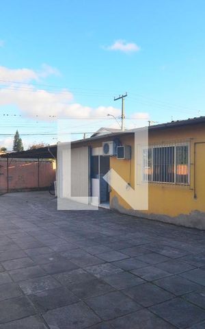 Casa para alugar com 400m², 3 quartos e 7 vagasPátio