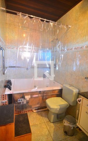 Casa para alugar com 400m², 3 quartos e 7 vagasBanheiro suíte