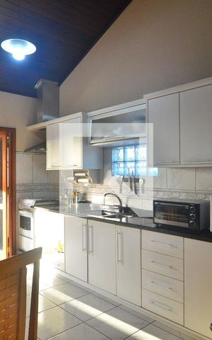 Casa para alugar com 400m², 3 quartos e 7 vagasCozinha