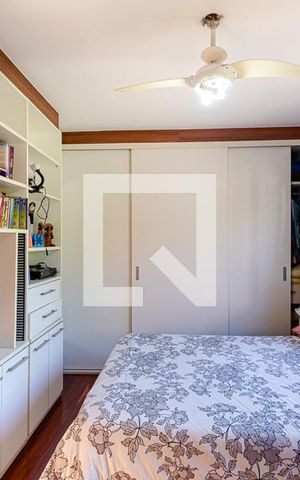 Casa à venda com 290m², 4 quartos e 4 vagas Casa à venda com 290m², 4 quartos e 4 vagasQuarto 3