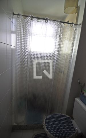 Apartamento à venda com 78m², 2 quartos e 1 vagaBanheiro Canadense