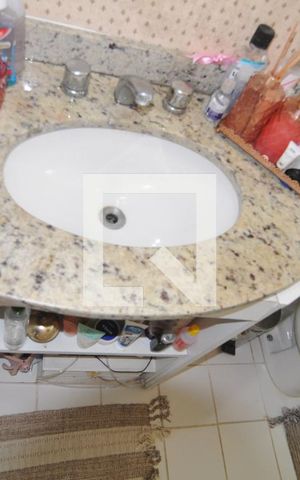 Apartamento à venda com 78m², 2 quartos e 1 vagaBanheiro da Suite
