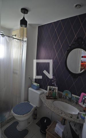 Apartamento à venda com 78m², 2 quartos e 1 vagaBanheiro Canadense