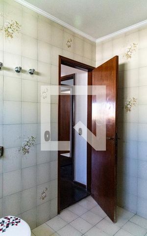 Casa à venda com 460m², 4 quartos e 5 vagas Casa à venda com 460m², 4 quartos e 5 vagasBanheiro da Suíte 2
