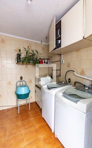 Casa à venda com 460m², 4 quartos e 5 vagas Casa à venda com 460m², 4 quartos e 5 vagasÁrea de Serviço