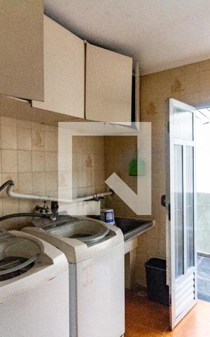Casa à venda com 460m², 4 quartos e 5 vagas Casa à venda com 460m², 4 quartos e 5 vagasÁrea de Serviço