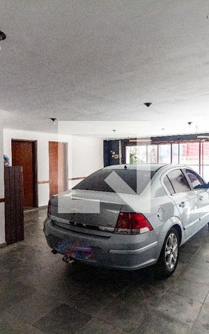 Casa à venda com 460m², 4 quartos e 5 vagas Casa à venda com 460m², 4 quartos e 5 vagasGaragem