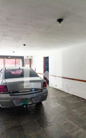 Casa à venda com 460m², 4 quartos e 5 vagas Casa à venda com 460m², 4 quartos e 5 vagasGaragem