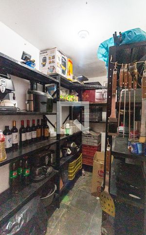 Casa à venda com 460m², 4 quartos e 5 vagas Casa à venda com 460m², 4 quartos e 5 vagasDespensa