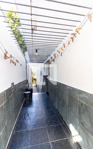 Casa à venda com 460m², 4 quartos e 5 vagas Casa à venda com 460m², 4 quartos e 5 vagasÁrea de Serviço