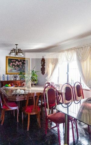 Casa à venda com 460m², 4 quartos e 5 vagas Casa à venda com 460m², 4 quartos e 5 vagasSala 2