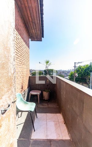 Casa à venda com 460m², 4 quartos e 5 vagas Casa à venda com 460m², 4 quartos e 5 vagasVaranda da Suíte 4