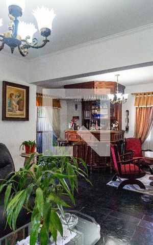 Casa à venda com 460m², 4 quartos e 5 vagas Casa à venda com 460m², 4 quartos e 5 vagasSala 3
