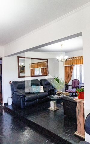 Casa à venda com 460m², 4 quartos e 5 vagas Casa à venda com 460m², 4 quartos e 5 vagasSala 3
