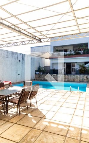 Casa à venda com 460m², 4 quartos e 5 vagas Casa à venda com 460m², 4 quartos e 5 vagasPiscina