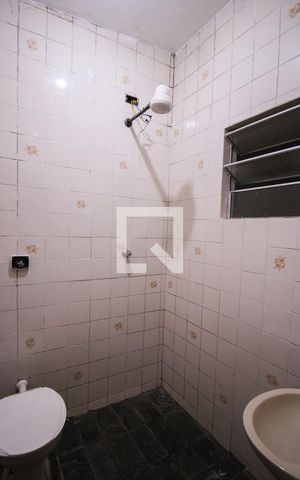 Casa de condomínio para alugar com 36m², 1 quarto e 1 vaga Casa de condomínio para alugar com 36m², 1 quarto e 1 vagaBanheiro