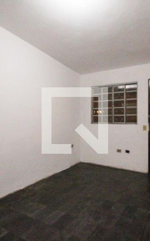 Casa de condomínio para alugar com 36m², 1 quarto e 1 vaga Casa de condomínio para alugar com 36m², 1 quarto e 1 vagaSala