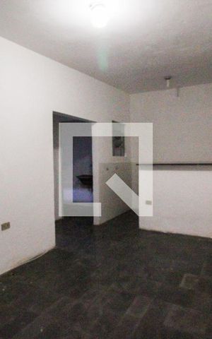 Casa de condomínio para alugar com 36m², 1 quarto e 1 vaga Casa de condomínio para alugar com 36m², 1 quarto e 1 vagaSala