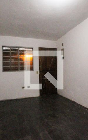 Casa de condomínio para alugar com 36m², 1 quarto e 1 vaga Casa de condomínio para alugar com 36m², 1 quarto e 1 vagaSala