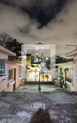 Casa de condomínio para alugar com 36m², 1 quarto e 1 vaga Casa de condomínio para alugar com 36m², 1 quarto e 1 vagaÁrea Externa