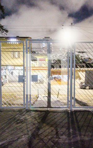 Casa de condomínio para alugar com 36m², 1 quarto e 1 vaga Casa de condomínio para alugar com 36m², 1 quarto e 1 vagaEntrada