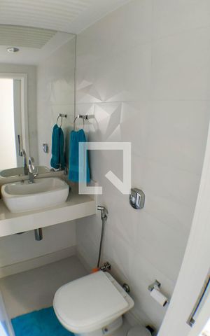 Apartamento para alugar com 90m², 2 quartos e 1 vaga Apartamento para alugar com 90m², 2 quartos e 1 vagaBanheiro de Serviço