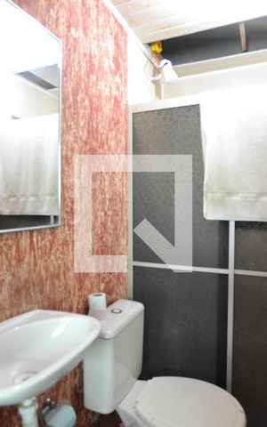 Casa à venda com 140m², 3 quartos e sem vagaBanheiro de Serviço