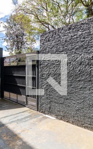 Casa para alugar com 80m², 2 quartos e 1 vagaQuintal e Garagem