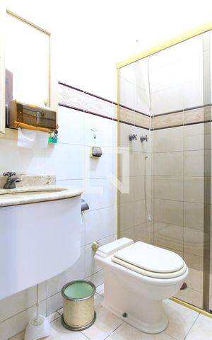 Casa para alugar com 300m², 3 quartos e 5 vagasBanheiro