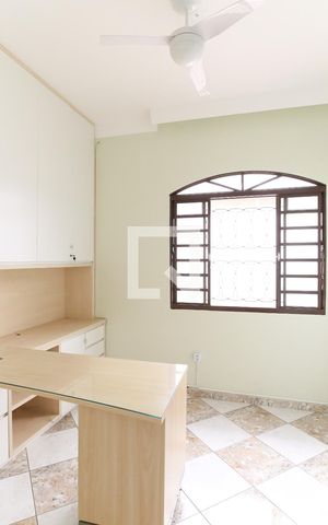 Casa para alugar com 300m², 3 quartos e 5 vagasSala