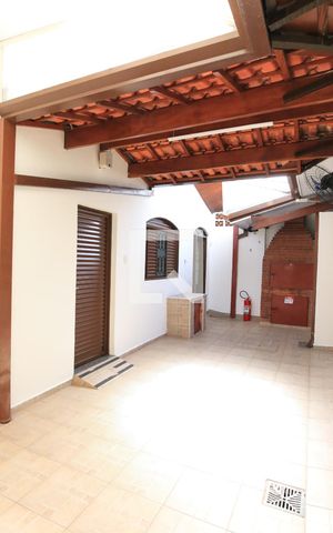 Casa para alugar com 300m², 3 quartos e 5 vagasQuintal