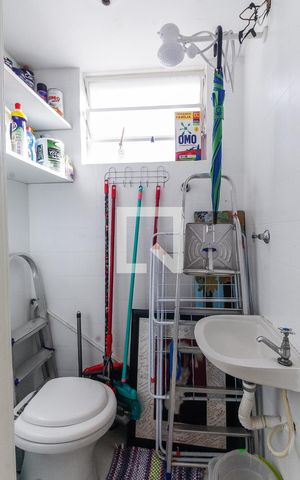 Apartamento à venda com 79m², 2 quartos e 1 vagaBanheiro de serviço
