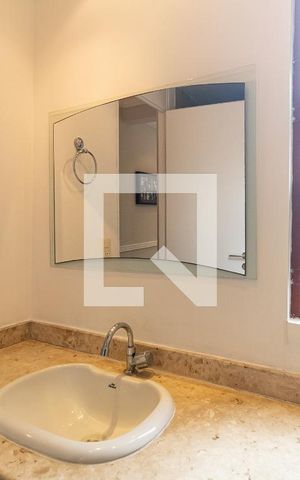 Apartamento à venda com 56m², 2 quartos e 1 vaga Apartamento à venda com 56m², 2 quartos e 1 vagaBanheiro