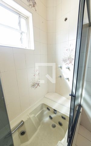 Casa para alugar com 202m², 3 quartos e 2 vagas Casa para alugar com 202m², 3 quartos e 2 vagasBanheiro Suite