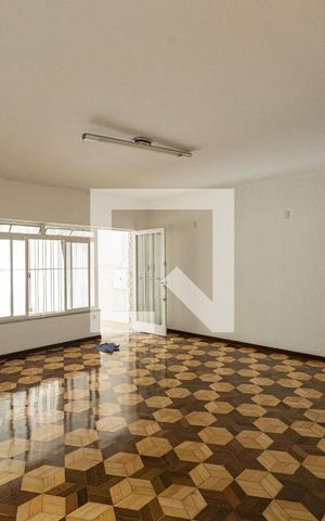 Casa para alugar com 202m², 3 quartos e 2 vagas Casa para alugar com 202m², 3 quartos e 2 vagasSala